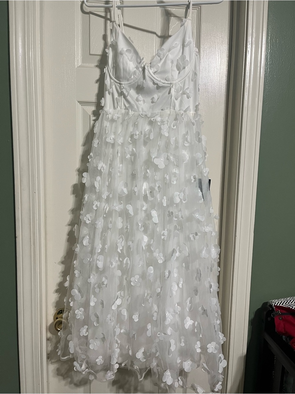 Lulus 3D Flower Appliqué Dress NWT Size Medium - Picture 2 of 13